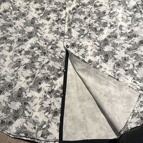 JB Holt Athletic Fit XL from Buckle beautiful black and white print - Picture 6 of 6